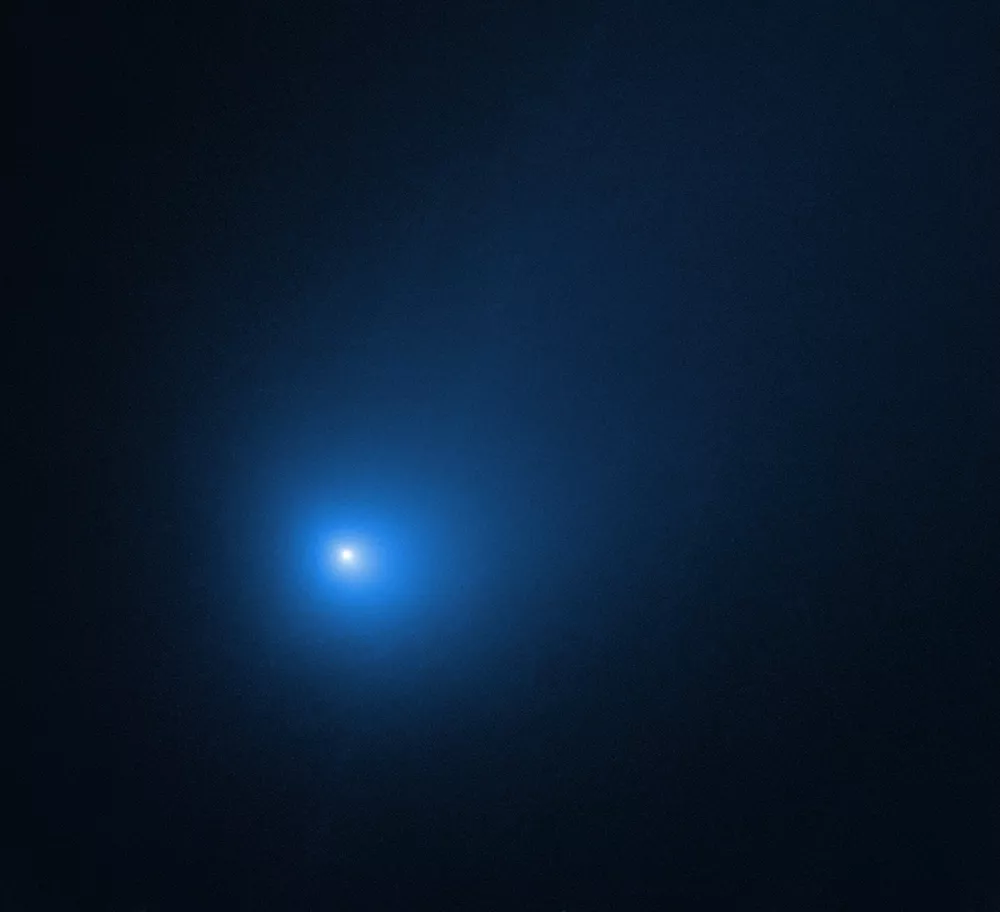 image of comet 2i from nasa hubble space telescope